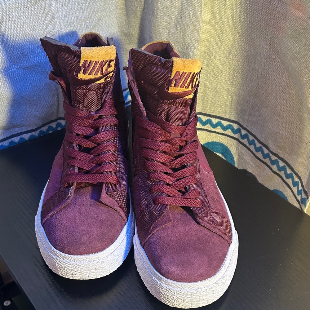 Nike SB Maroon High-Top Sneakers with White Sole